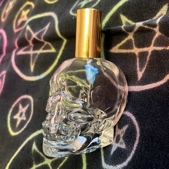 VINTAGE💀HOT TOPIC SKULL ☠️LOVE TATTOO PERFUME BOTTLE🫶🏼PERSONAL COLLECTION ✌🏻 - Picture 9 of 9